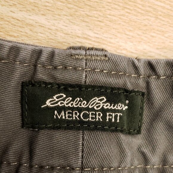 Eddie Bauer Womens Green Mercer Fit Hiking Shorts 8 - Picture 5 of 7